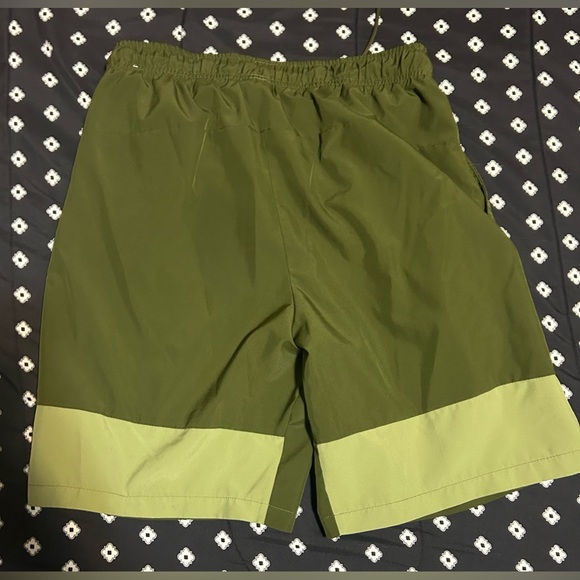 Nike Dri-fit green athletic shorts w/ pockets& drawstring- size s - Picture 2 of 9
